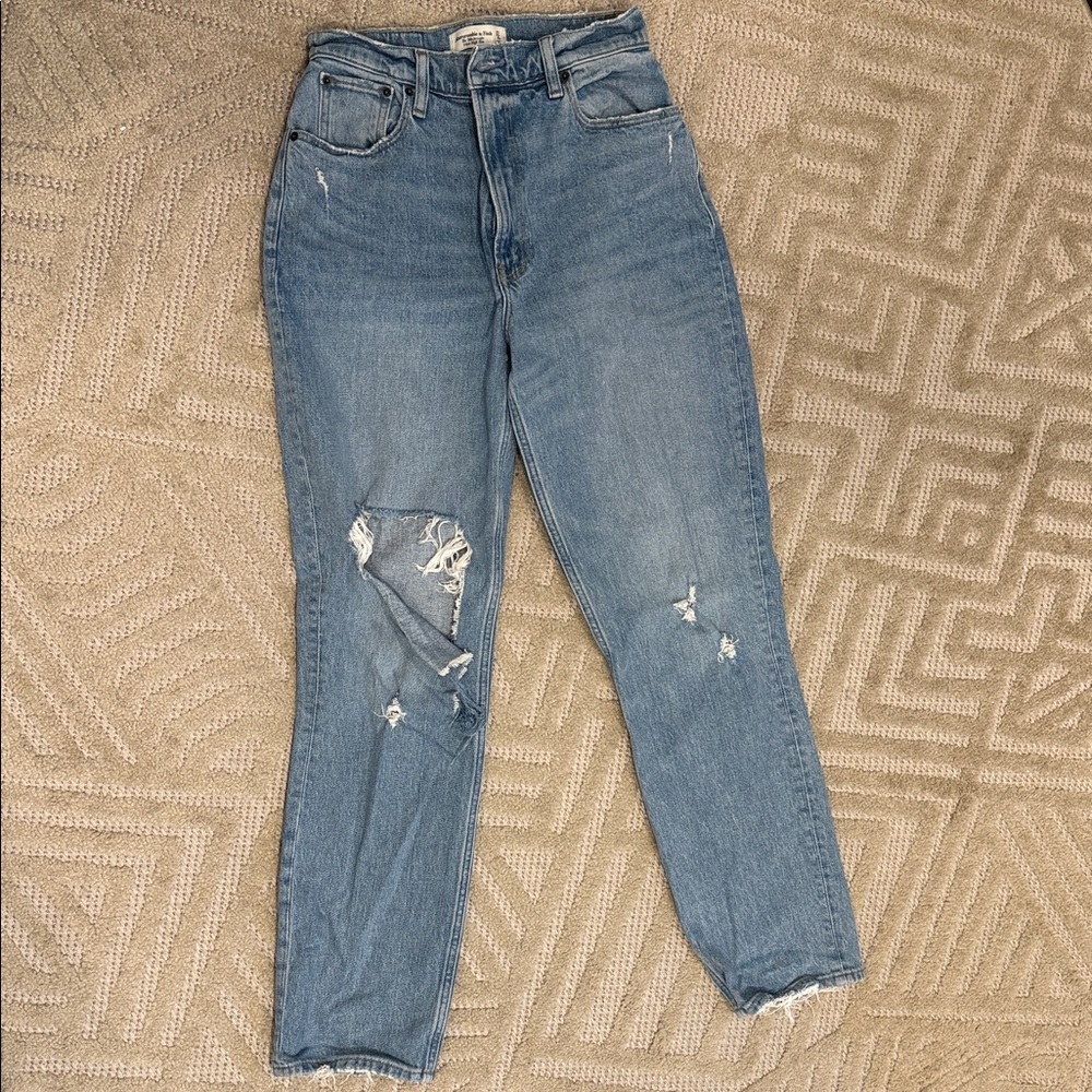Abercrombie & Fitch The 90’s Straight Ultra High Rise Jean